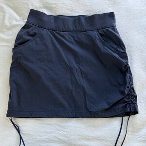 Columbia Navy Blue Skort with Built-In Shorts – Women’s Small